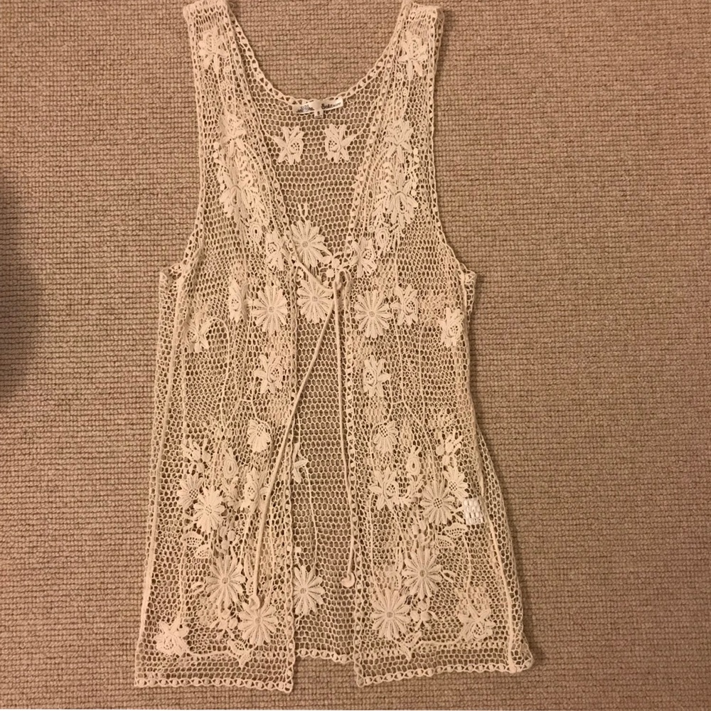 Solitaire Crochet Sleeveless Cardigan small ivory